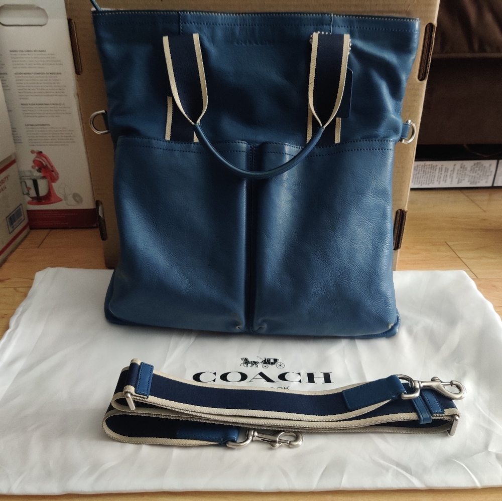 Coach fold over Tote
